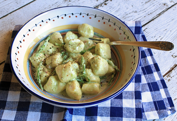 Ricotta Gnocchi With Creamy Wild Asparagus Sauce