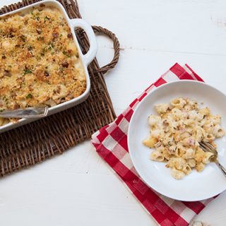 Cheesy Roasted Cauliflower & Bacon Baked Shells