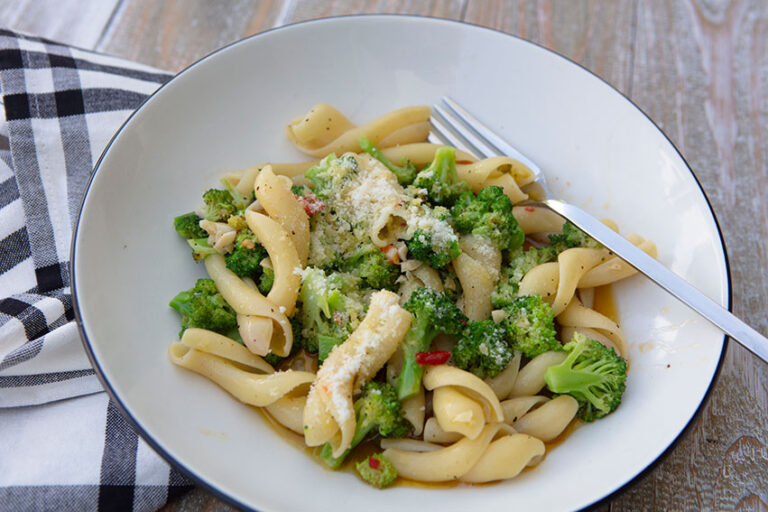 Easy Pasta With Broccoli With Calabrian Peppers