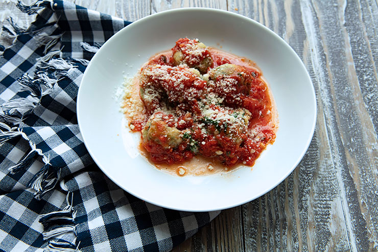 Ravioli Gnudi With Quick Tomato Sauce